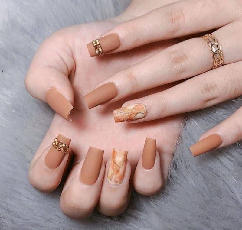 Làm đẹp Tết 10 mẫu nail độc đẹp lạ giúp bạn nổi bần bật