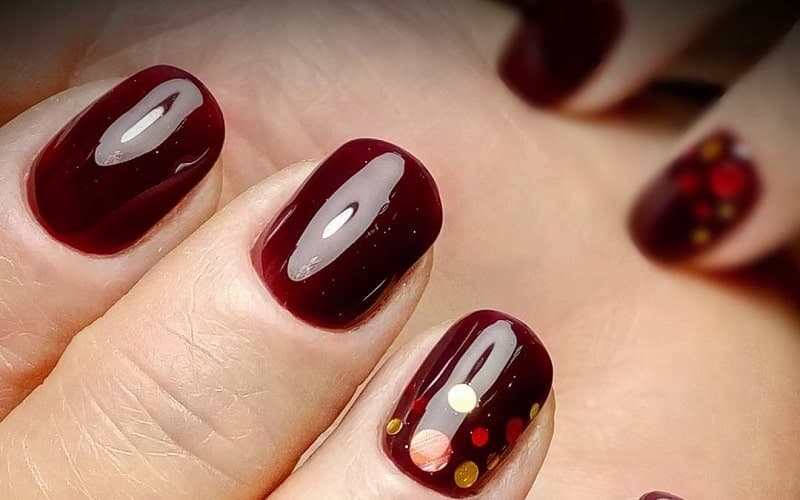 Các mẫu nail màu đỏ rượu đẹp nhất cho đôi tay quyến rũ