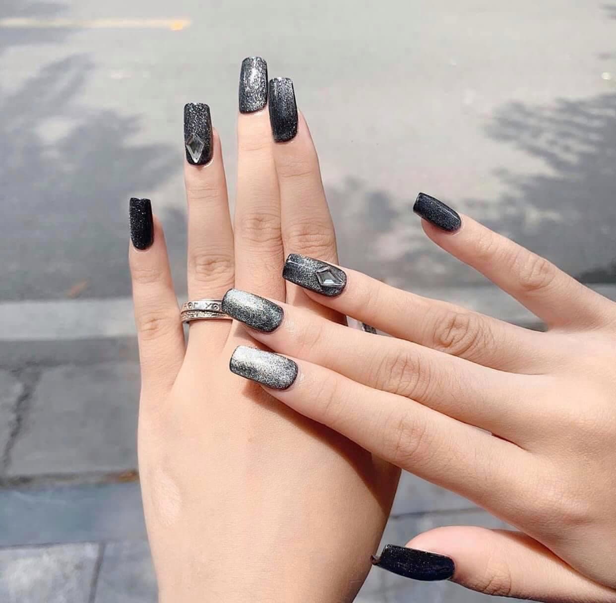 BST mẫu nail đính đá lấp lánh kiêu sa – KellyPang Nail