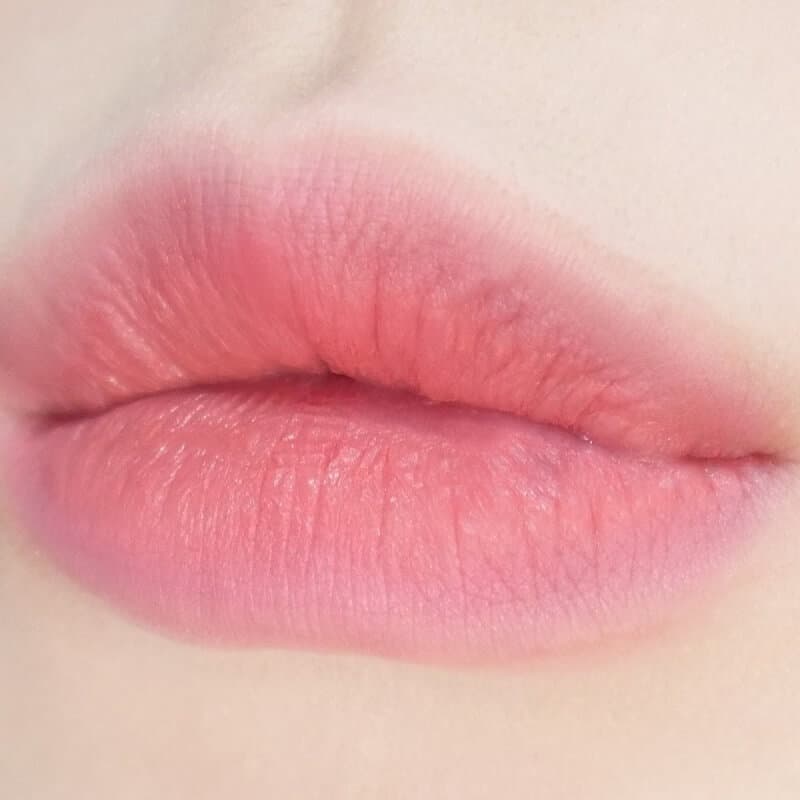 Phun môi màu hồng đào hợp với đối tượng nào?